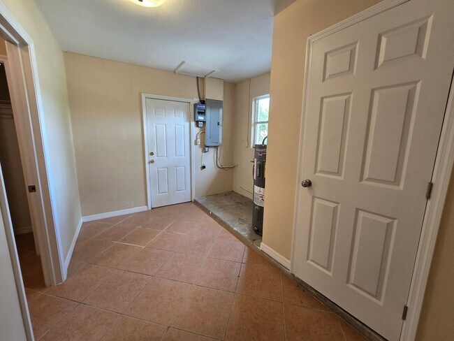 Building Photo - 3125 Irving St