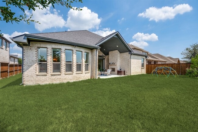 Building Photo - 15807 Thorn Apple Rd