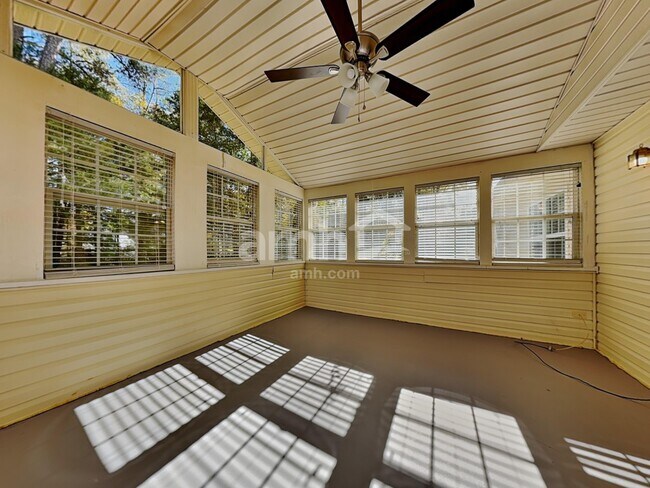 Building Photo - 10239 Stoneykirk Ln