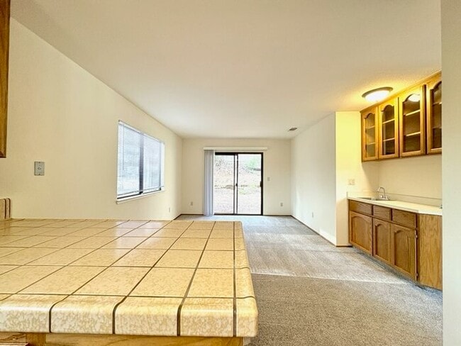 Building Photo - Beautiful Well Kept 3 bedroom for Rent - Folsom