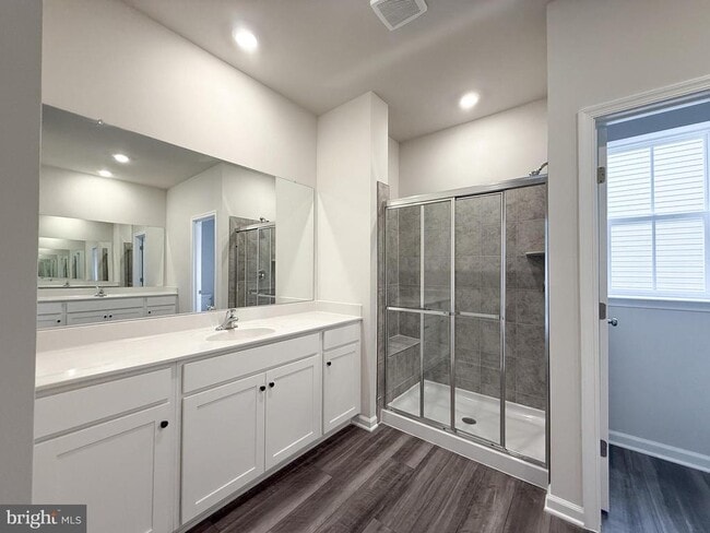 Building Photo - 430 SILVER BIRCH Dr