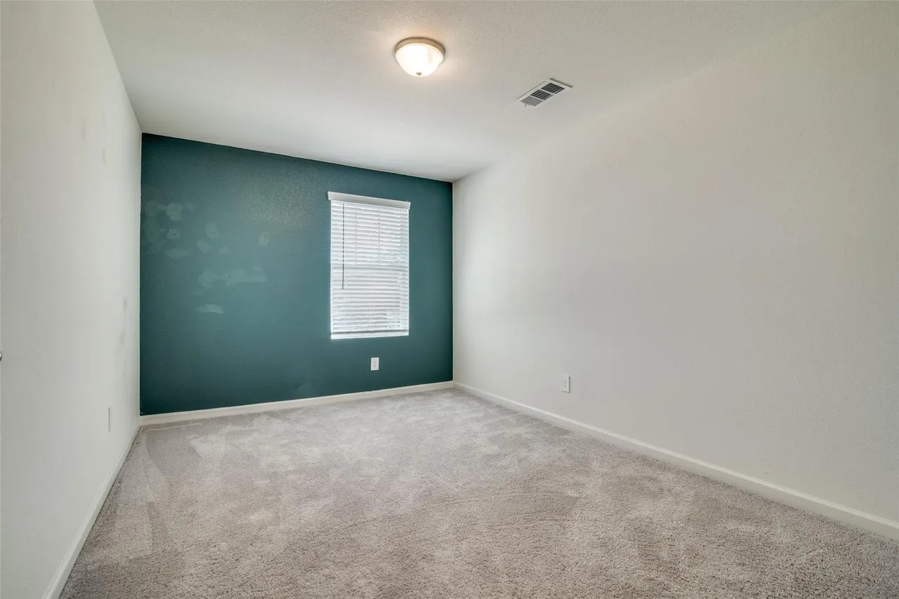 Building Photo - 731 Yorkshire Dr