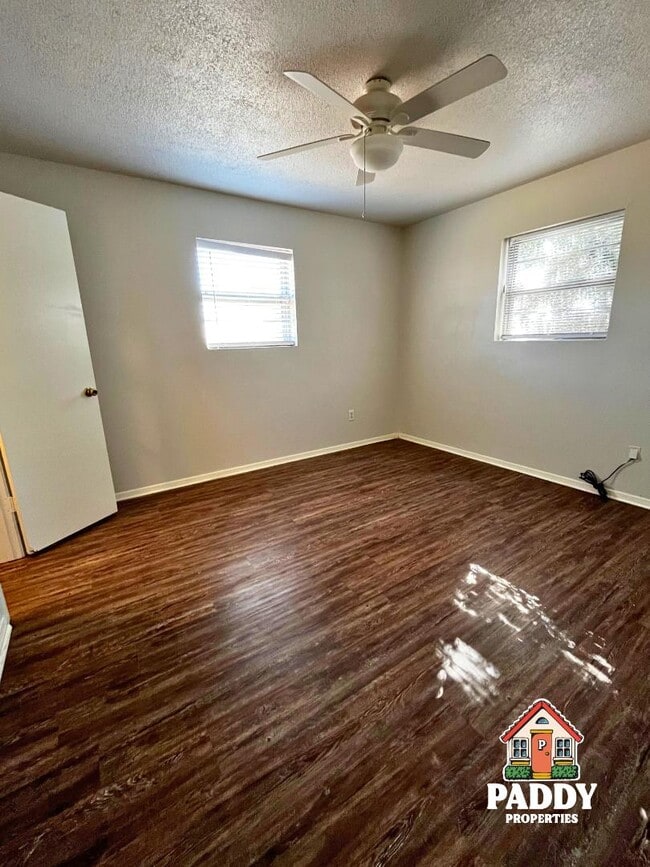 Building Photo - 102 Farm to Market 1001