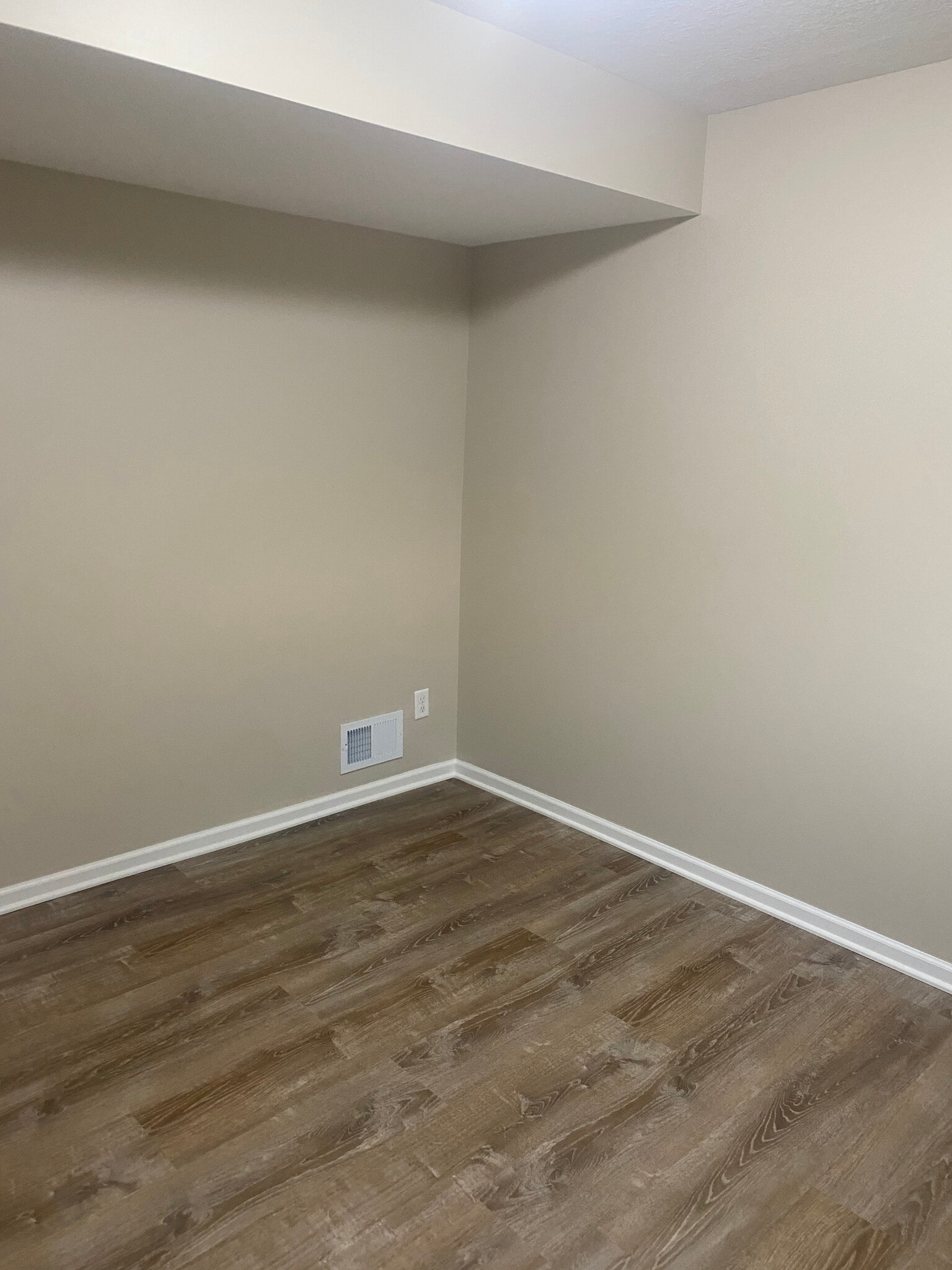 Building Photo - 15468 Pennock Ln