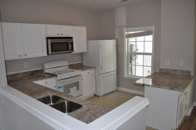 Building Photo - 940 Prestwyck Ct