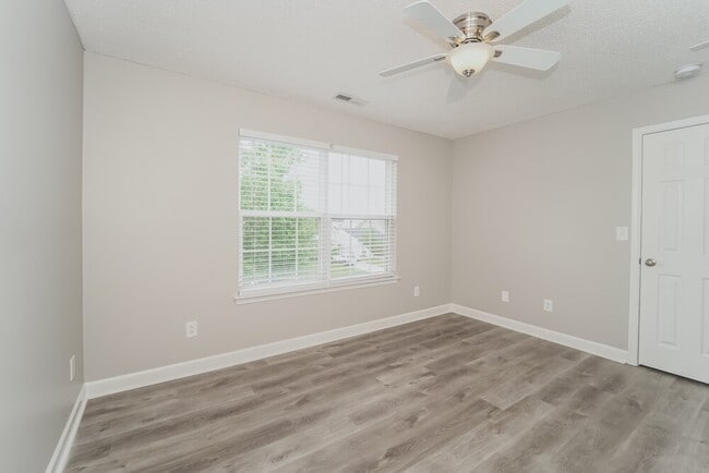 Building Photo - 9139 Simonton Dr