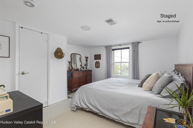 Building Photo - 2303 Lucas Turnpike