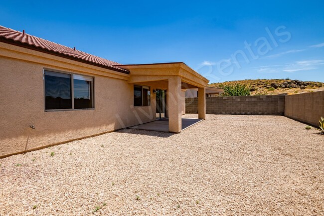 Building Photo - BEAUTIFUL VIEWS OF THE MOUNTAINS