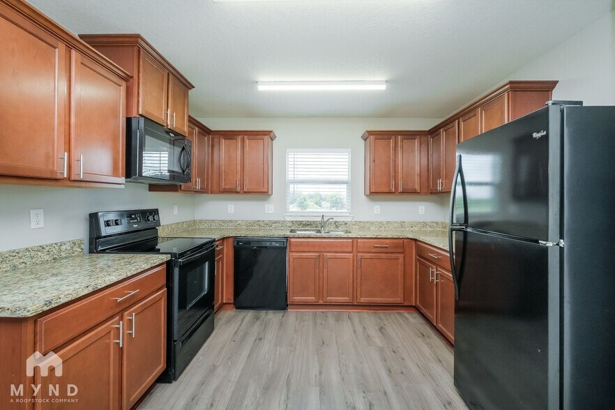 Building Photo - 6600 Wirevine Dr