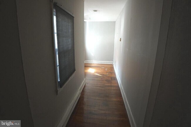 Building Photo - 804 Cathedral St