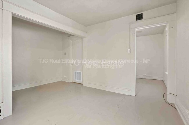 Building Photo - 470 S Lincoln St