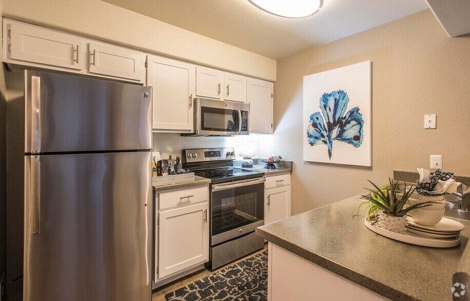 Apartments For Rent Near 51st Thunderbird Shopping Center In Glendale Az Apartment Finder