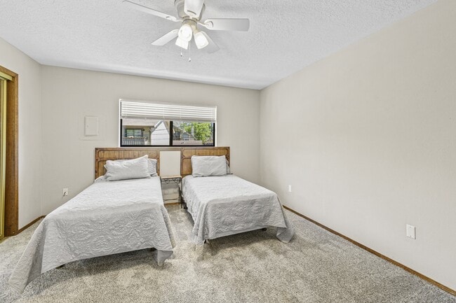 Building Photo - 214 Metz Dr