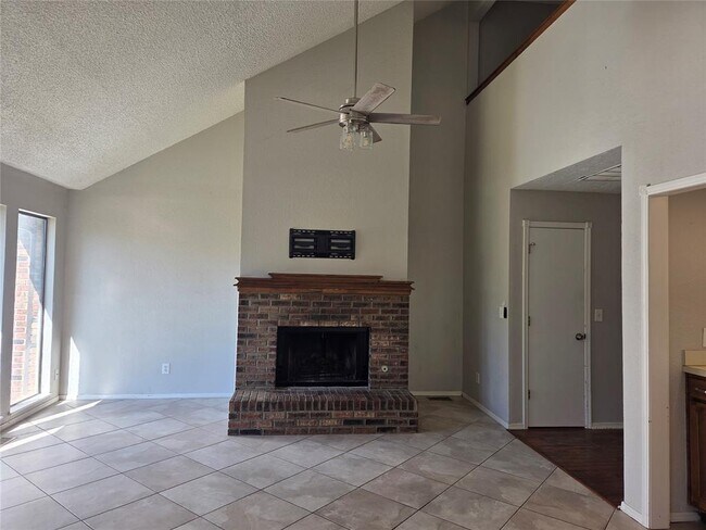 Building Photo - 317 Abilene Ave