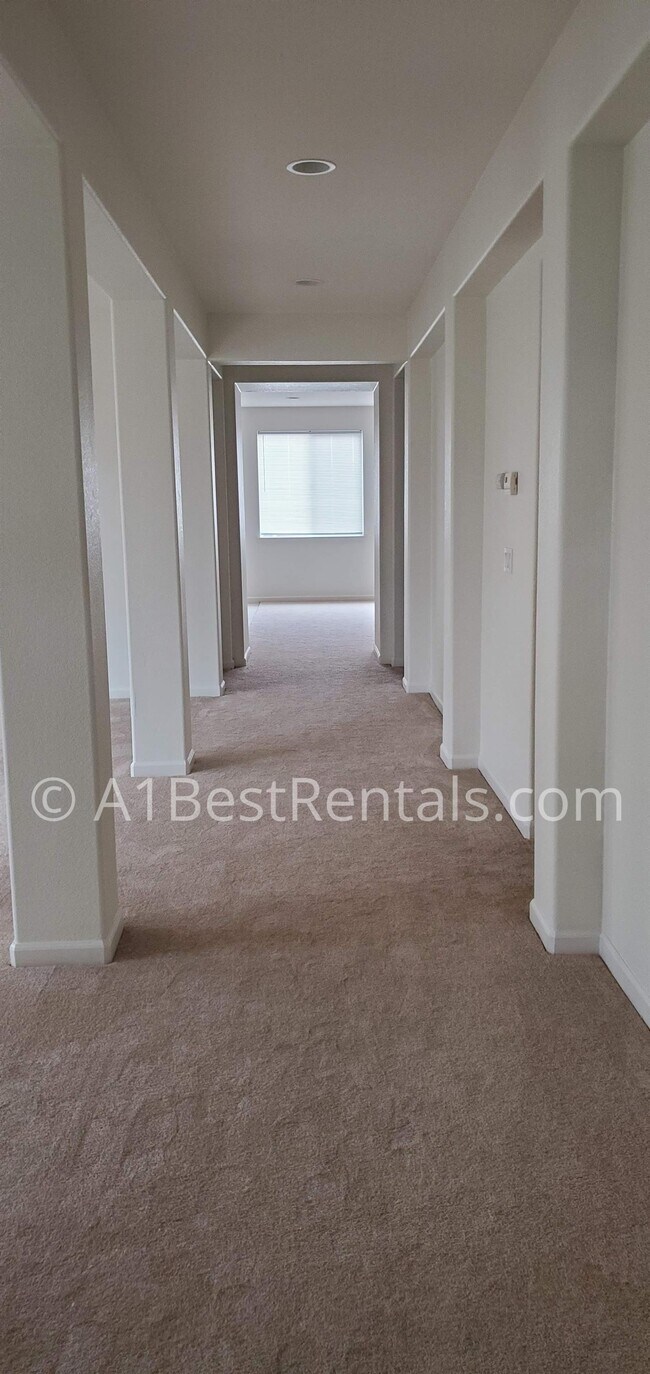 Building Photo - 2513 Guadalajara Dr