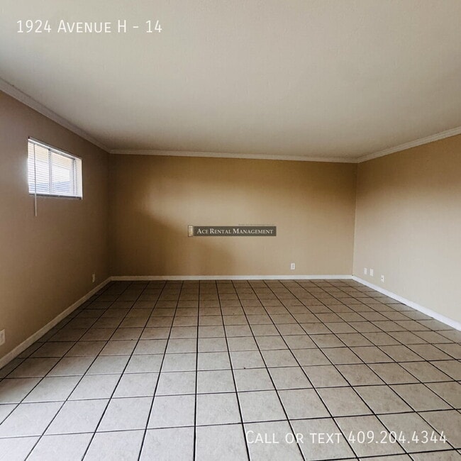 Building Photo - 1924 Avenue H