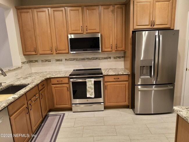 Building Photo - 3253 Climbing Ivy Trail