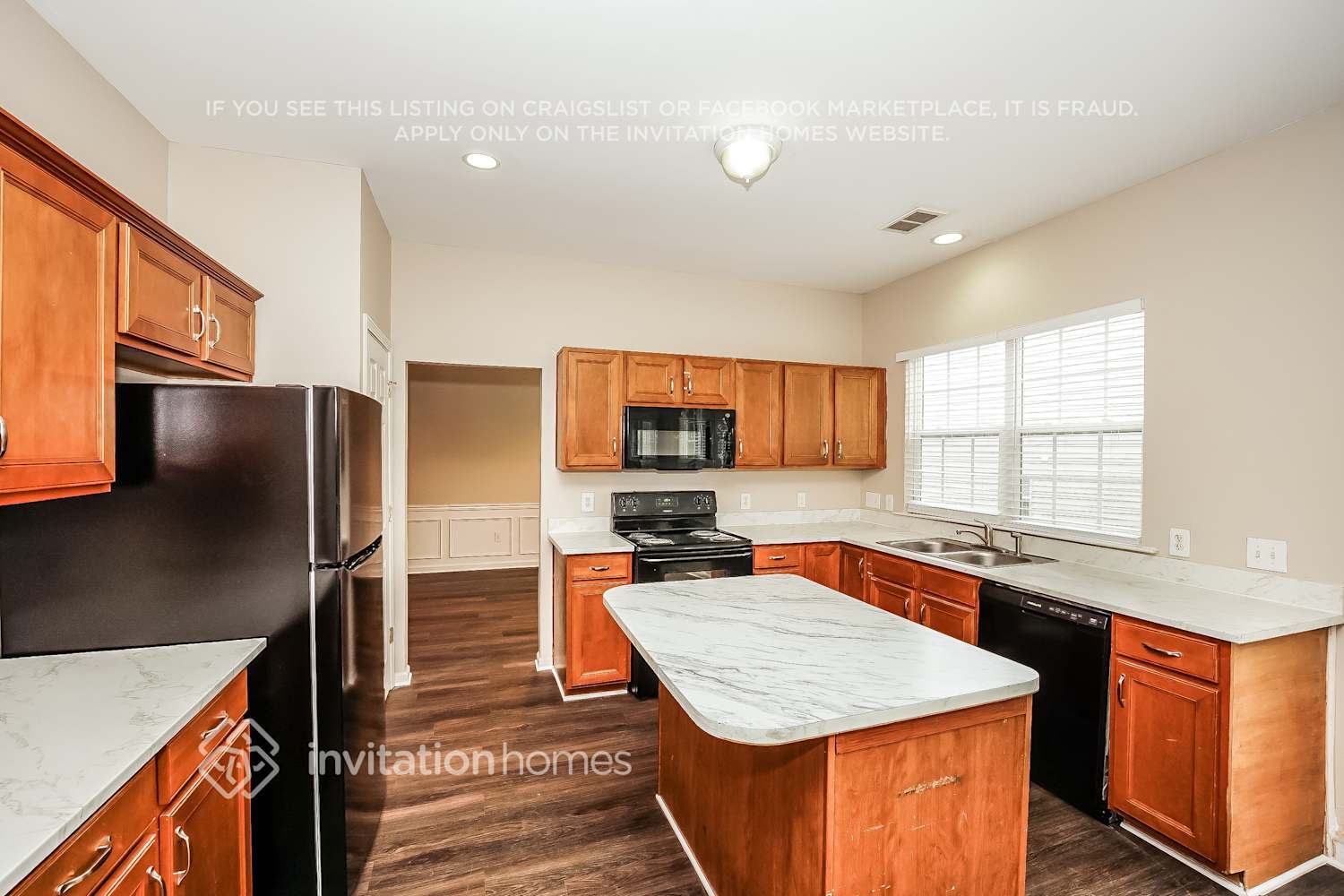 Building Photo - 10828 Fountaingrove Dr