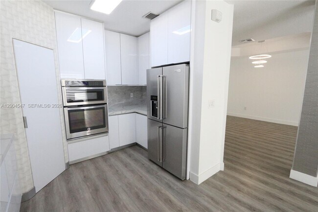 Building Photo - 7392 NW 112th Ct