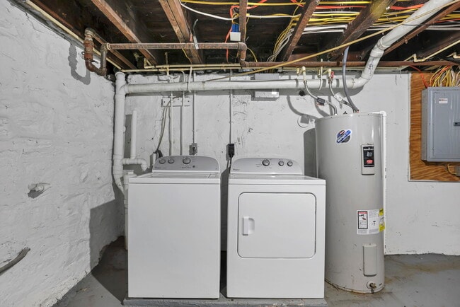 Building Photo - 634 Neil Ave