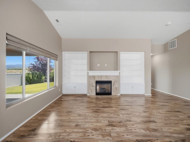 Building Photo - Spacious Unfurnished Home in Liberty Lake | Modern Living in a Prime Location