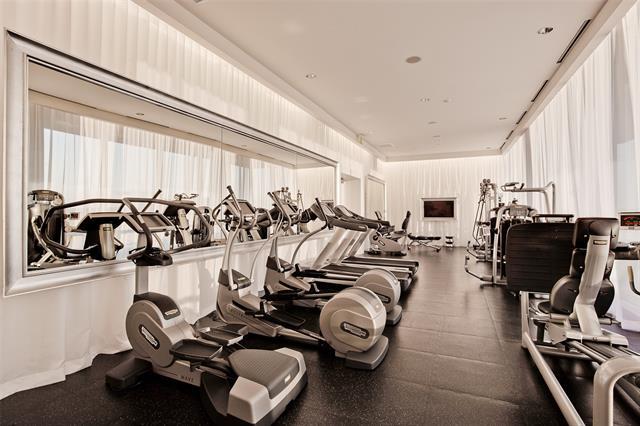 Building Photo - 2200 Victory Ave