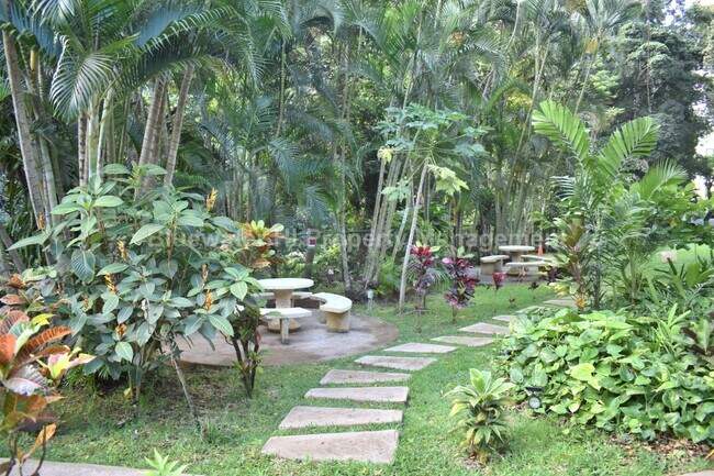 Building Photo - Craigside Furnished 2/2/2 (Nuuanu Area)
