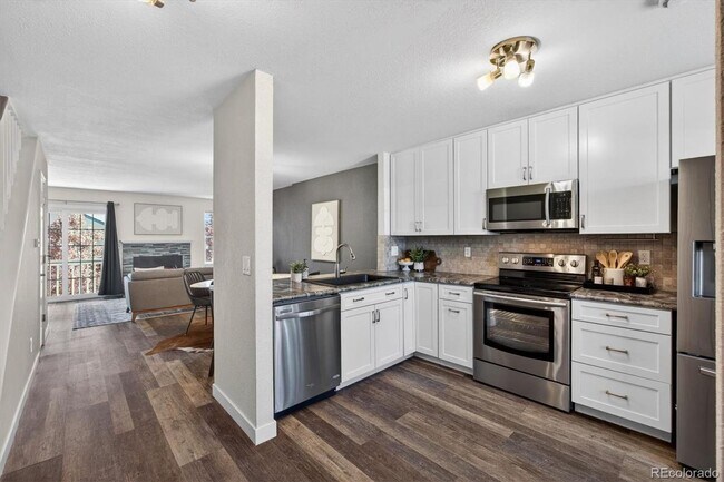 Building Photo - For Rent – $2,195/month | Stanton Farms Townhome in Littleton