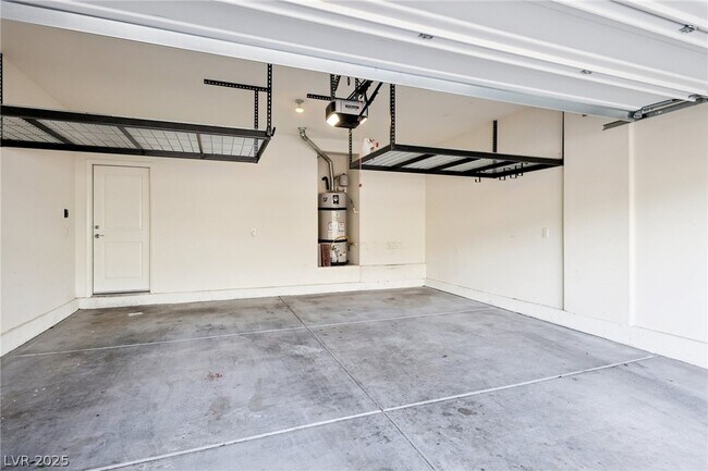 Building Photo - 10971 Meridian Flds Ave