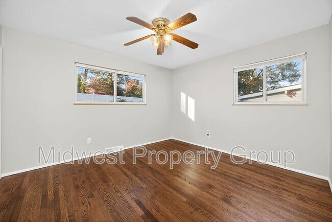 Building Photo - 1225 Night Dr