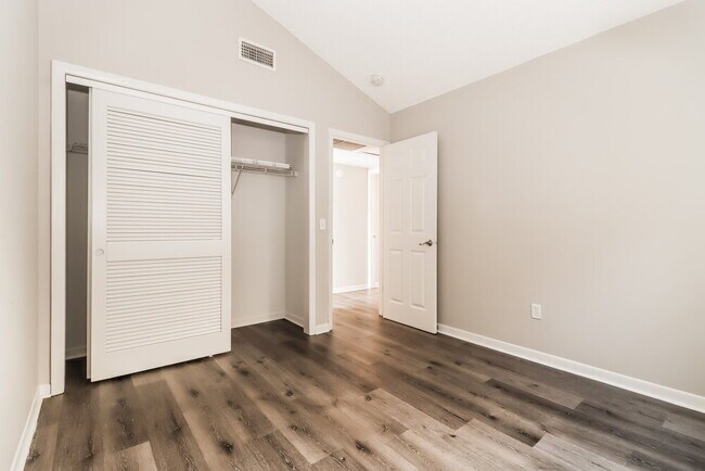 Building Photo - 154 Chelsea Ct