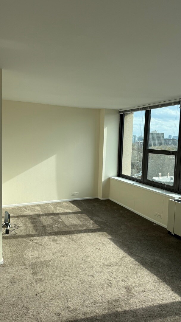 Building Photo - 1850 N Clark St