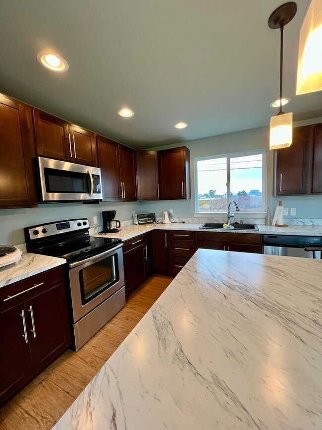Building Photo - Waterfront 2 Bedroom Home in Ferndale!