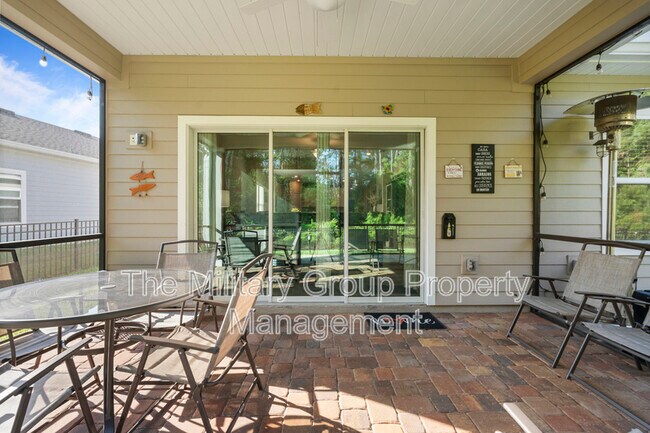 Building Photo - 383 St Vincent Dr