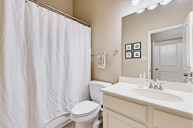 Building Photo - 2930 Pheobe Trce