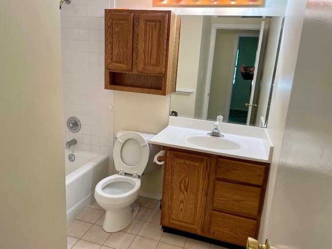 Building Photo - 401 Castlewood Ln