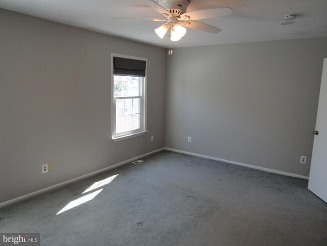 Building Photo - 716 Sandalwood Ln