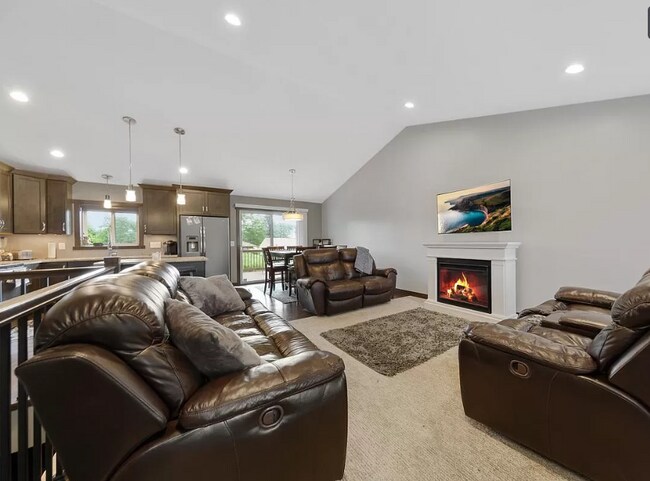 Building Photo - 1253 Turnberry Dr SE