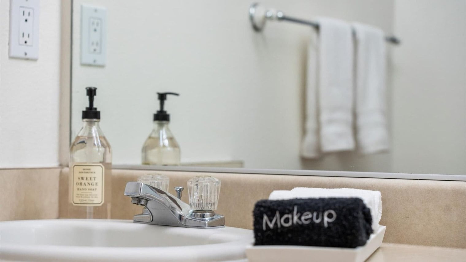 Building Photo - 2301 Sierra Highlands Dr