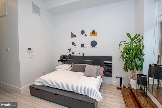 Building Photo - 1538 Ogden St