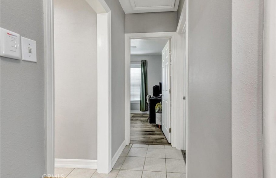 Building Photo - 10337 Garfield Ave