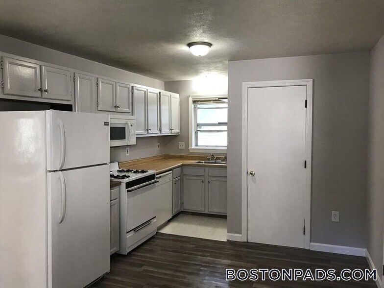 Primary Photo - 135 Williams Ave
