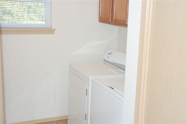 Building Photo - 1481 SE Willow Dr