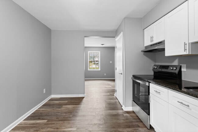 Building Photo - 2600 Mallard Ct