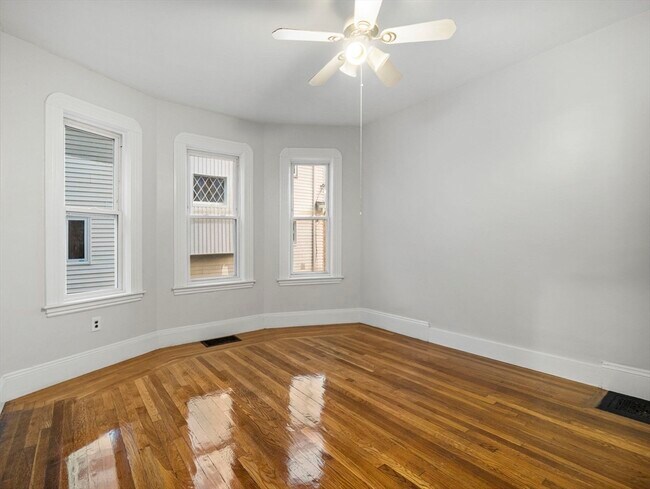 Building Photo - 151 E Mountain Ave