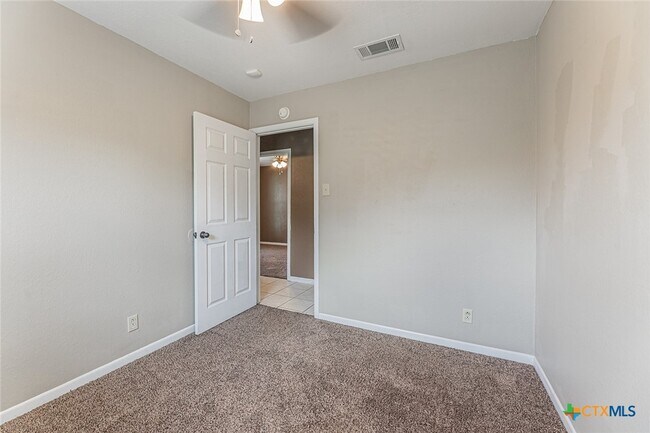 Building Photo - 3006 Belmont Dr