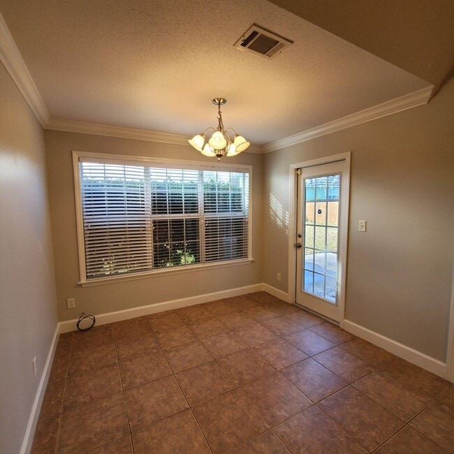 Building Photo - Elegant 3/2 Home in Highlands - Your Georg...