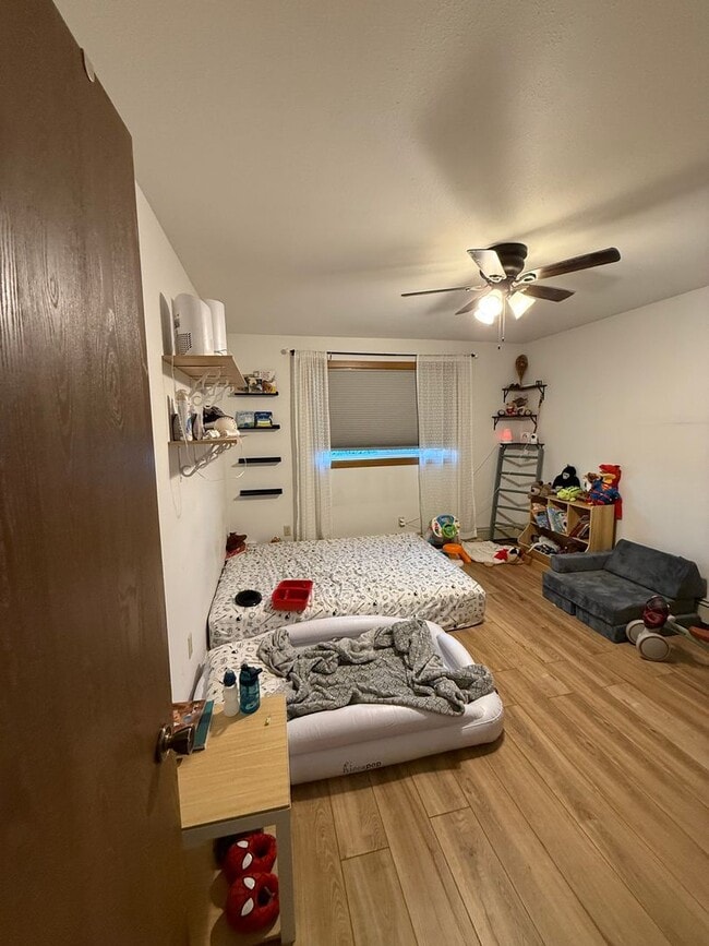 Building Photo - 4-bedroom home in Fairbanks / Dog friendly / Natural Gas