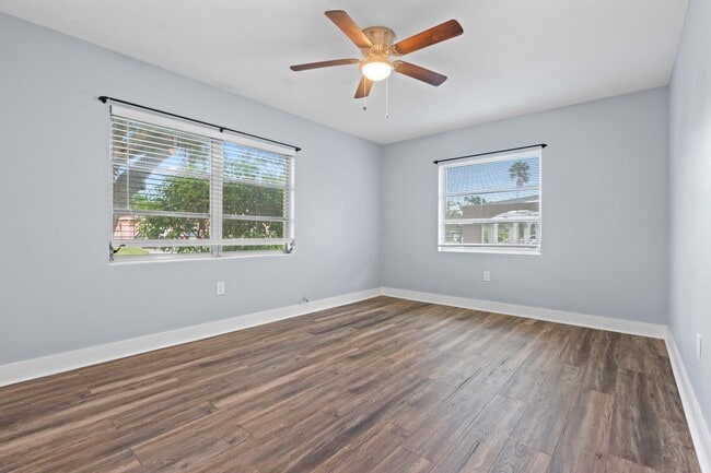 Building Photo - 2192 Belmar Dr