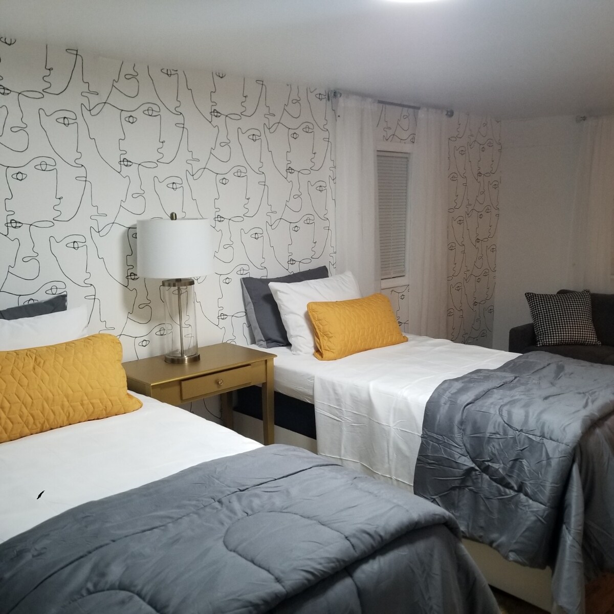 Building Photo - 1901 River Oaks Dr